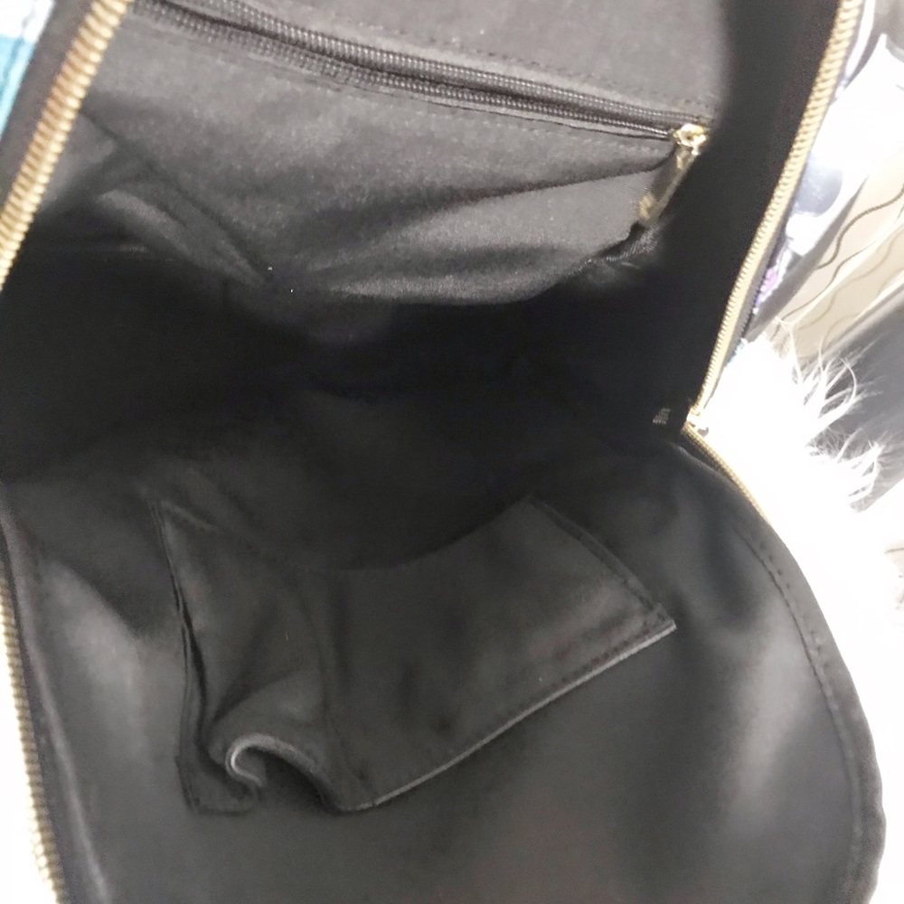 Deluxe Backpack - Picture 6 of 6